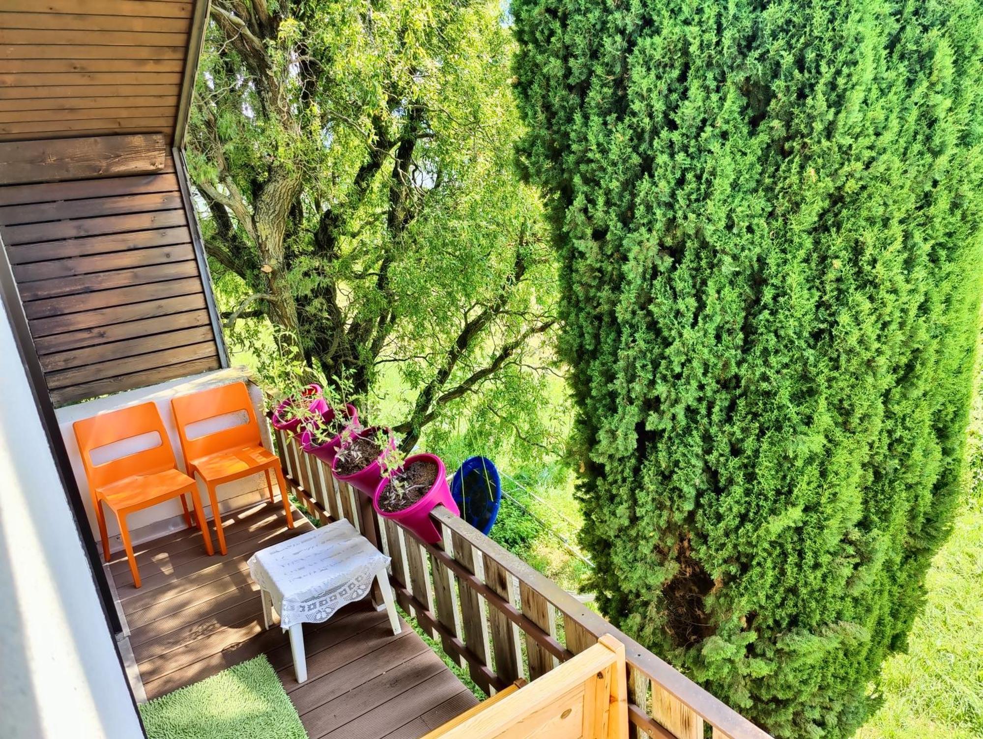 Hotel Wee Aroleid Port-Valais Exterior foto